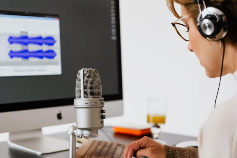 Scripted to Death: What Over-Prepared Podcast Guests Are Actually Hiding